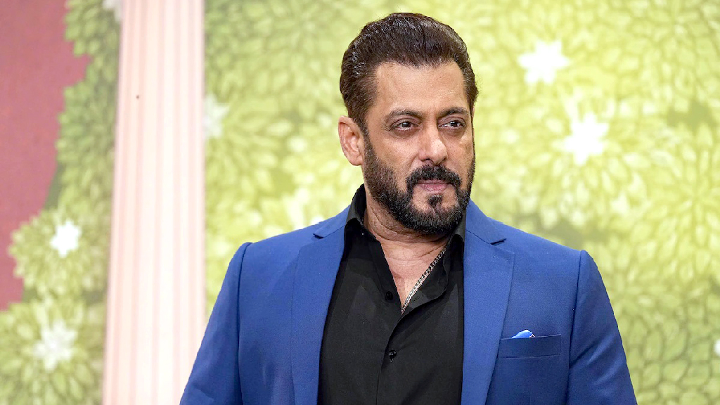 সালমানের জীবনের বিতর্কিত অধ্যায় নিয়ে সিনেমা,
আইনি নোটিশ পাঠালেন অভিনেতা