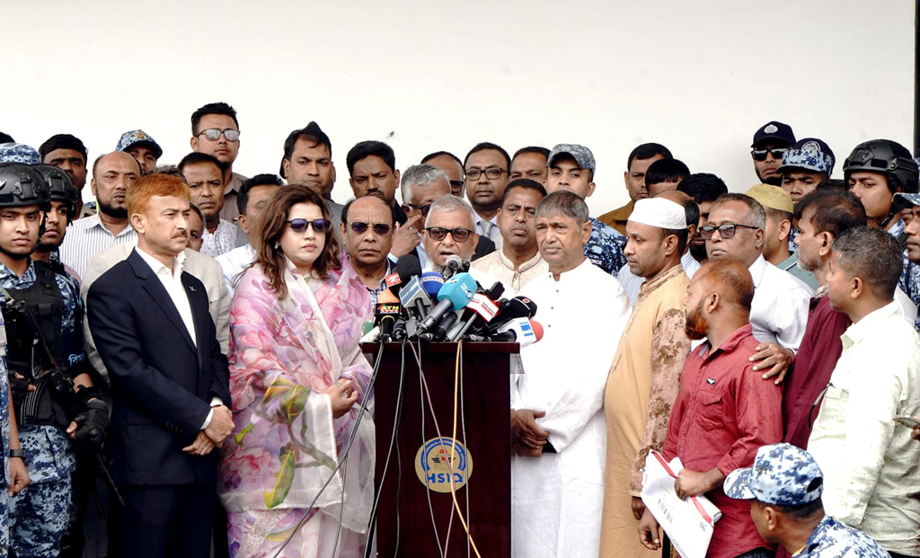 মধ্যপ্রাচ্যের যুদ্ধ পরিস্থিতিতে প্রবাসীদের পাশে থাকবে সরকার: প্রবাসী কল্যাণ মন্ত্রী