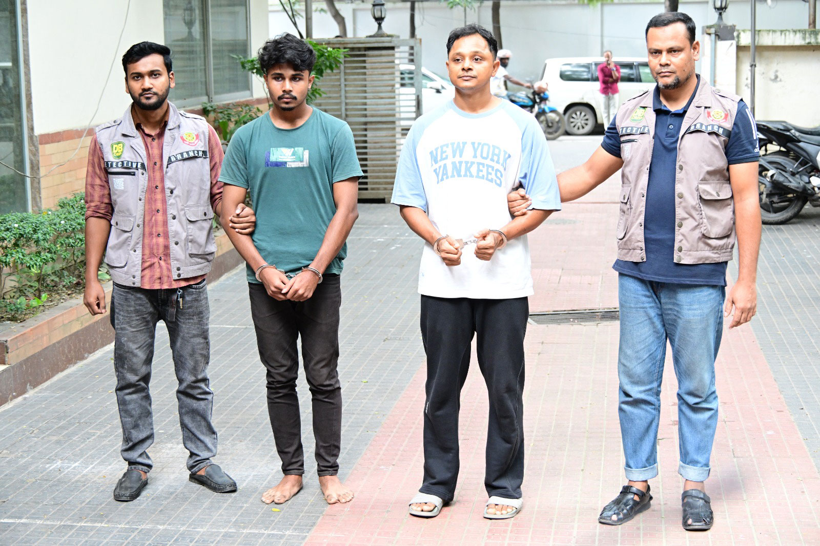 সিঙ্গাপুরে অর্থপাচারে ৫ কোটি টাকা খুইয়ে অপরাধে সানি, এরপর দুই চিকিৎসককে টার্গেট