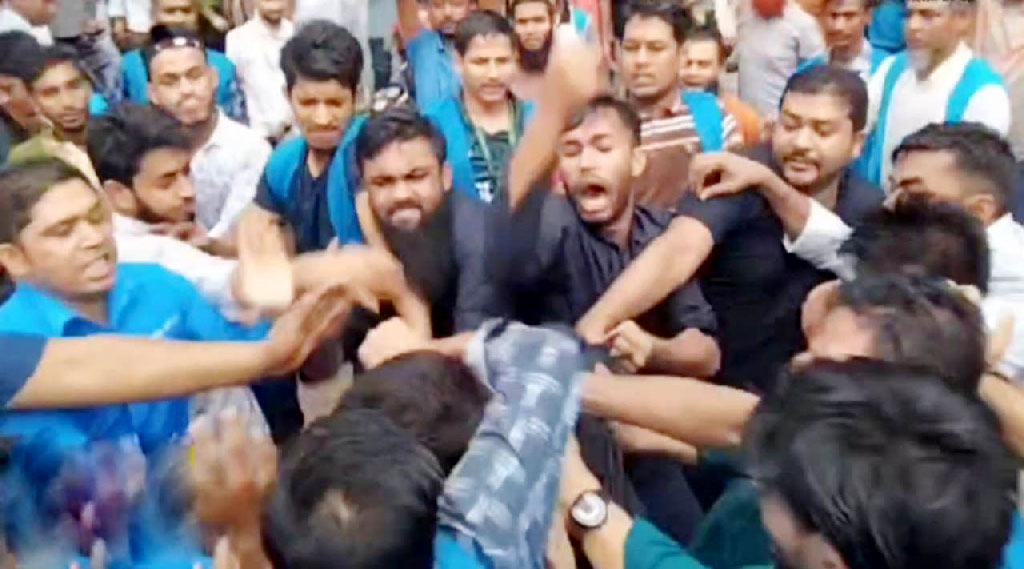 শেবাচিমে আন্দোলনকারীদের ওপর হামলা: স্বাস্থ্যসেবা বিঘ্নিত, পুলিশ নীরব