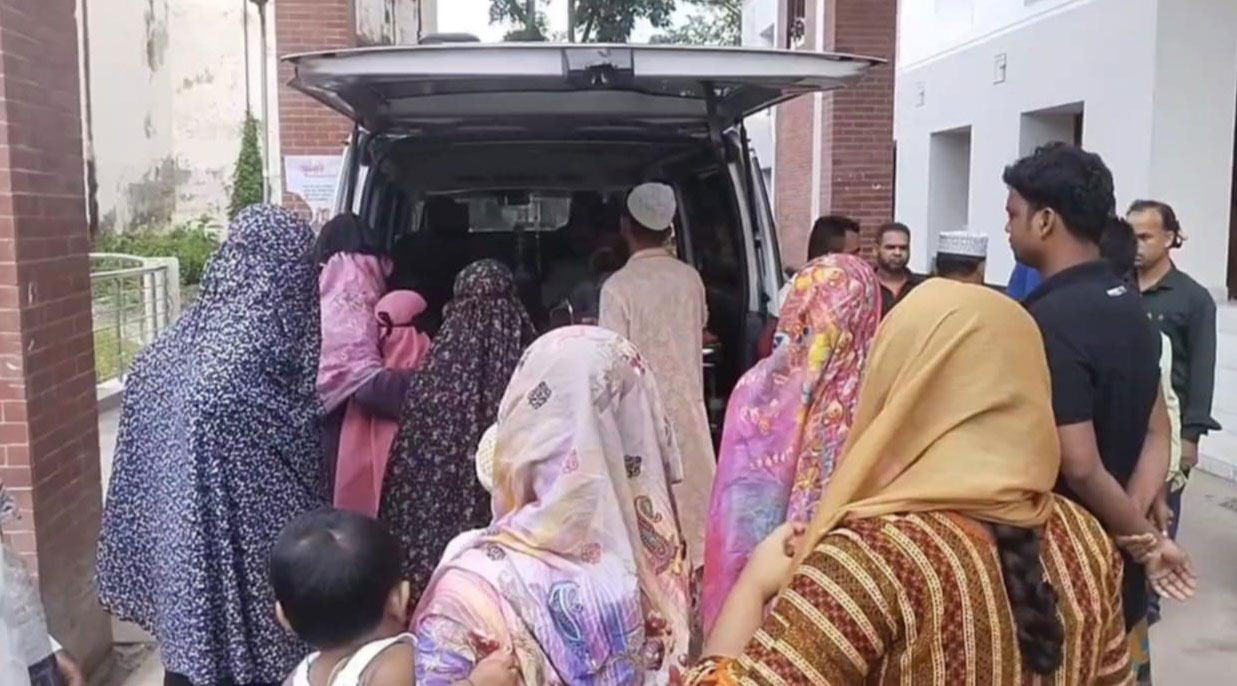 শিবচরে মোটরসাইকেলের নিয়ন্ত্রণ হারিয়ে ইমাম নিহত