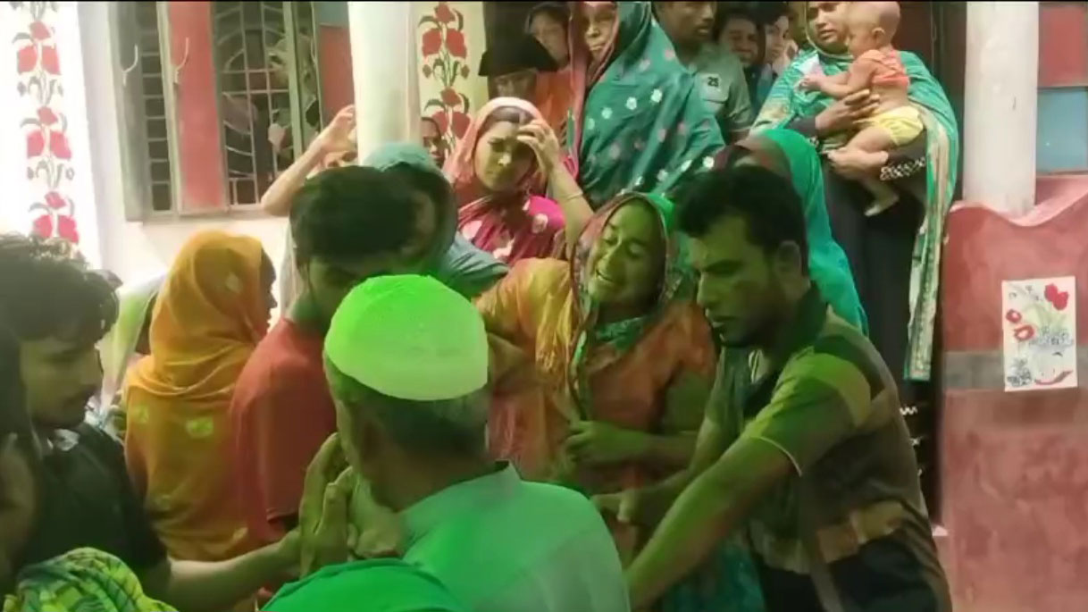 শিবচরে বিদ্যুতায়িত হয়ে ইজিবাইকচালকের মৃত্যু