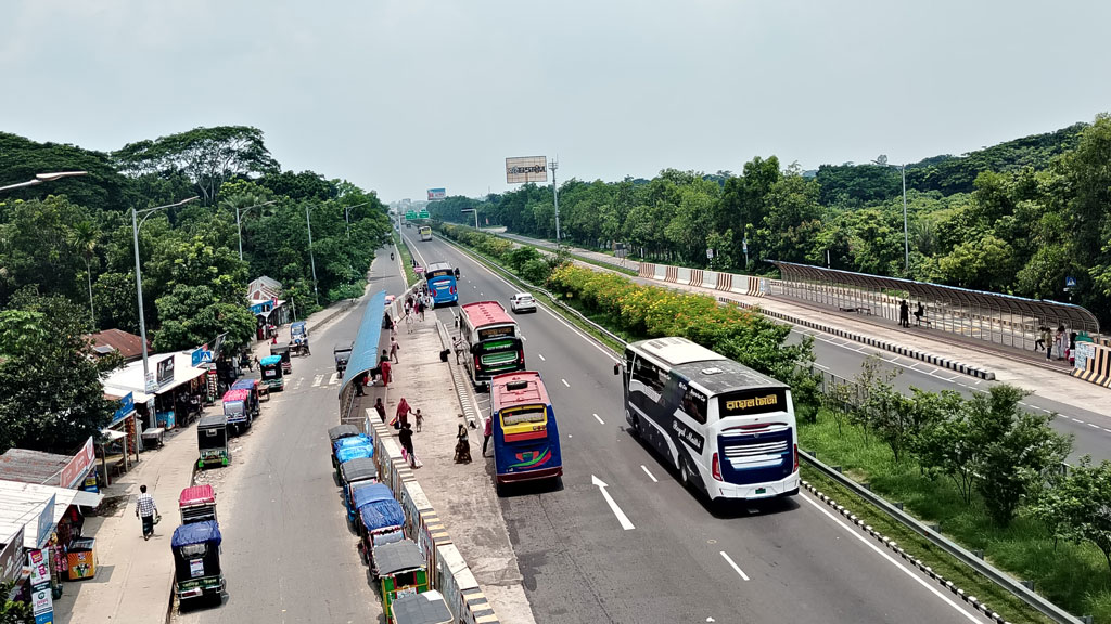 ঢাকা-ভাঙ্গা এক্সপ্রেসওয়ে: ঈদের দ্বিতীয় দিনেও বাড়ি ফিরছেন দক্ষিণাঞ্চলের যাত্রীরা
