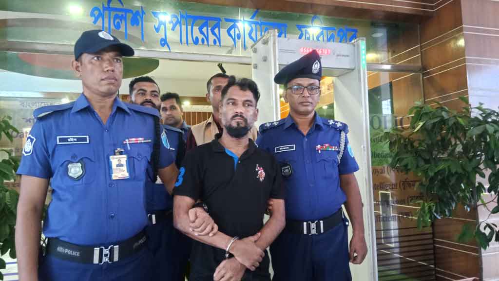 কমিশনারের ভাগনে পরিচয়ে গুলিবর্ষণকারী যুবক মাদক কারবারি, রয়েছে ৮ মামলা