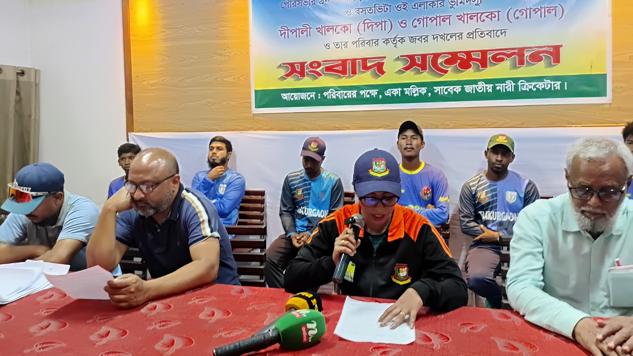 ঠাকুরগাঁওয়ে সাবেক জাতীয় নারী ক্রিকেটারের বসতভিটা ও মন্দির দখলের অভিযোগ