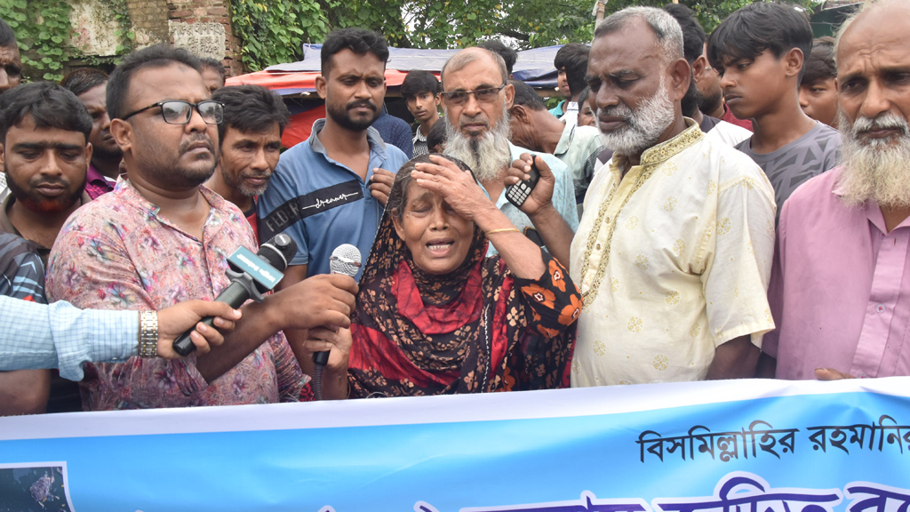 নির্মাণশ্রমিক সাবেদুলের মৃত্যুর রহস্য উন্মোচনের দাবিতে এলাকায় বিক্ষোভ