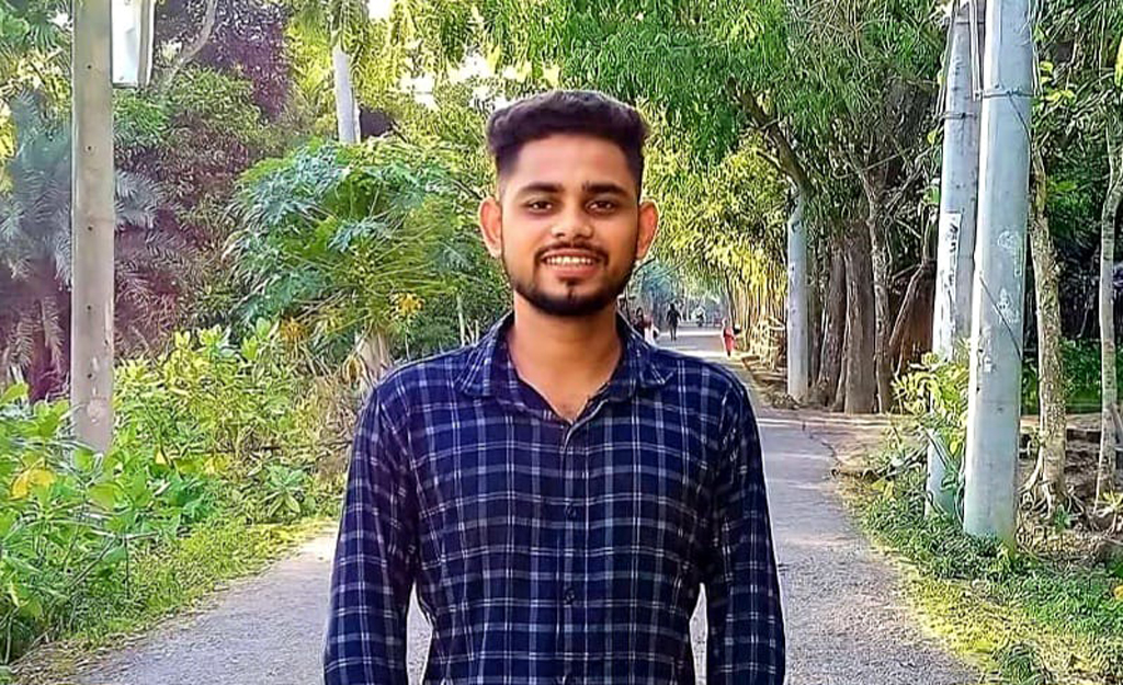 ঝালকাঠিতে যুবককে কুপিয়ে হত্যা, বাবা আটক