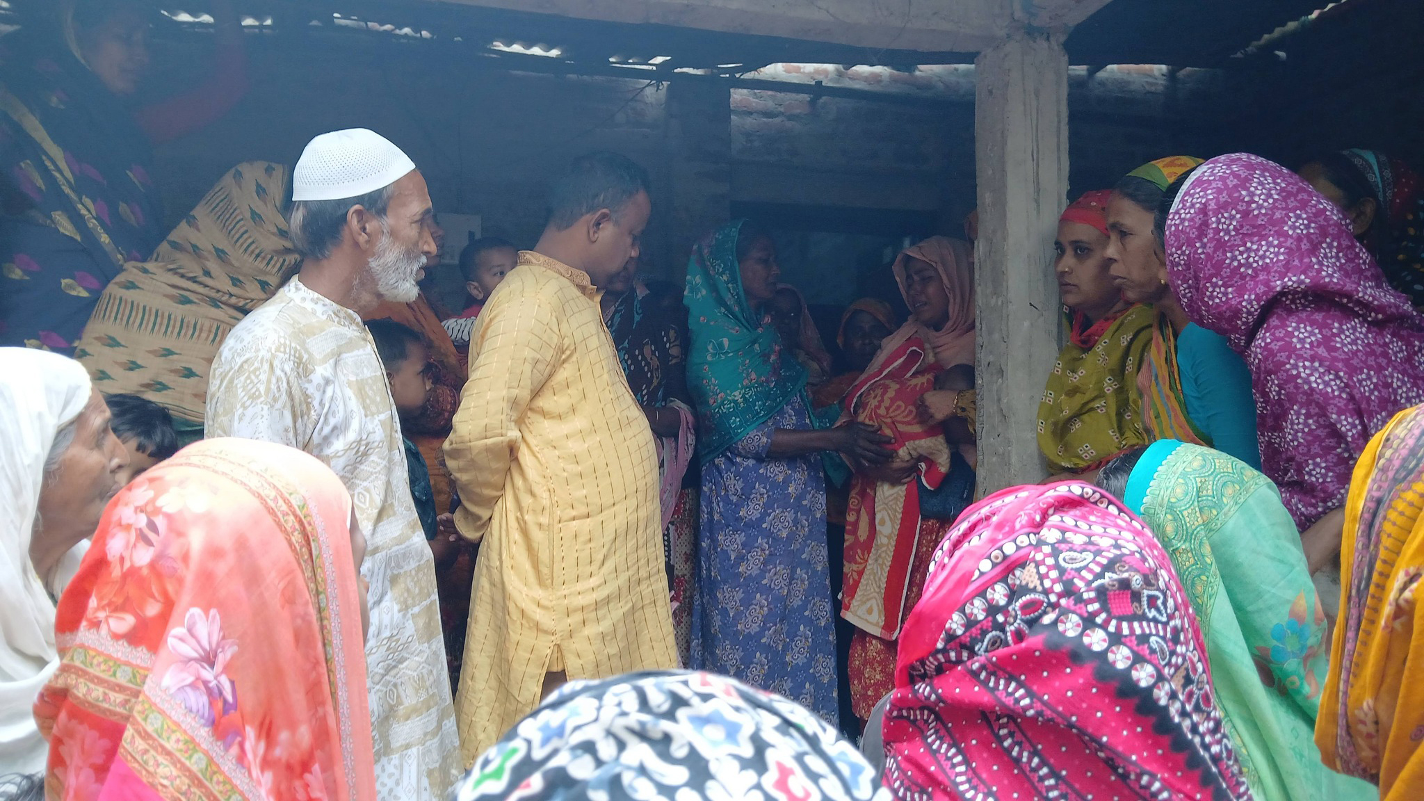 ছুটি শেষে সকালে কাজে যোগ দিয়ে বিকেলে লাশ হয়ে ফিরলেন শ্রমিক হাকিম