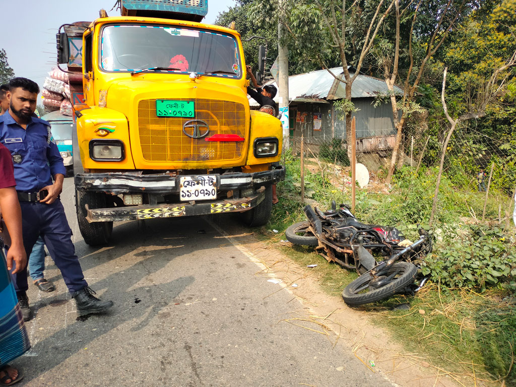 সুবর্ণচরে ট্রাক ও মোটরসাইকেল সংঘর্ষে যুবক নিহত