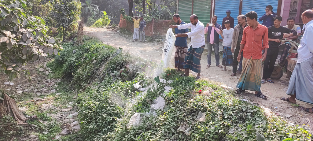 সুবর্ণচরে কীটনাশক ও ভেজাল সার খালে ফেলে নষ্ট