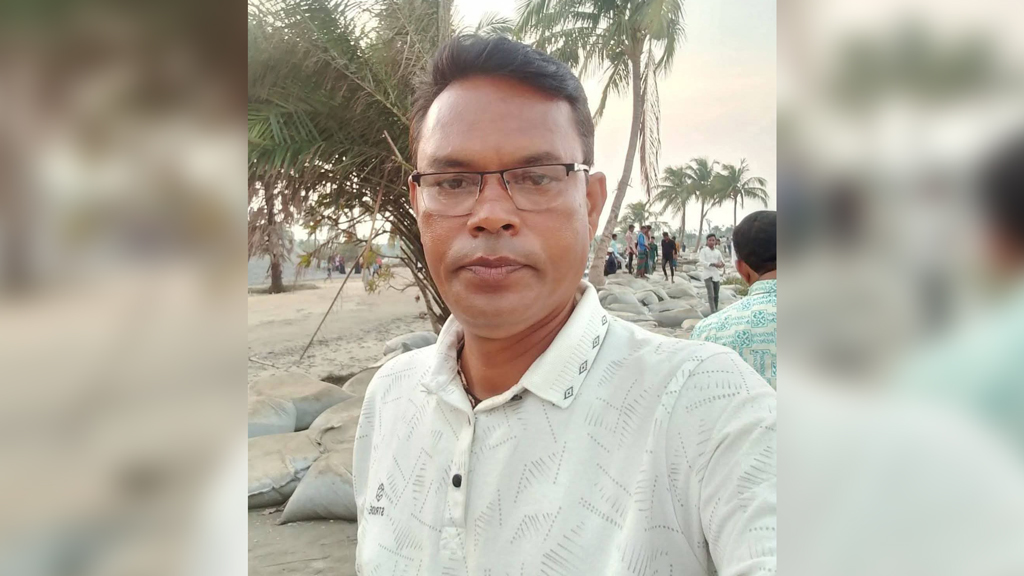 সুবর্ণচরে মোটরসাইকেল থামিয়ে দিনদুপুরে যুবককে গলা কেটে হত্যা