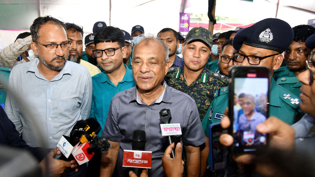 আগে দুর্নীতির টাকায় পকেট ভরা থাকত, এখন আর সেটা নেই তাই বড় গরু কিনতে পারছে না: স্বরাষ্ট্র উপদেষ্টা