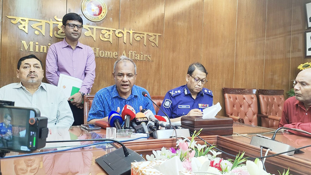 ভাঙ্গায় চলমান অবরোধ অবিলম্বে তুলে না নিলে আইনি ব্যবস্থা নেওয়া হবে: স্বরাষ্ট্র উপদেষ্টা