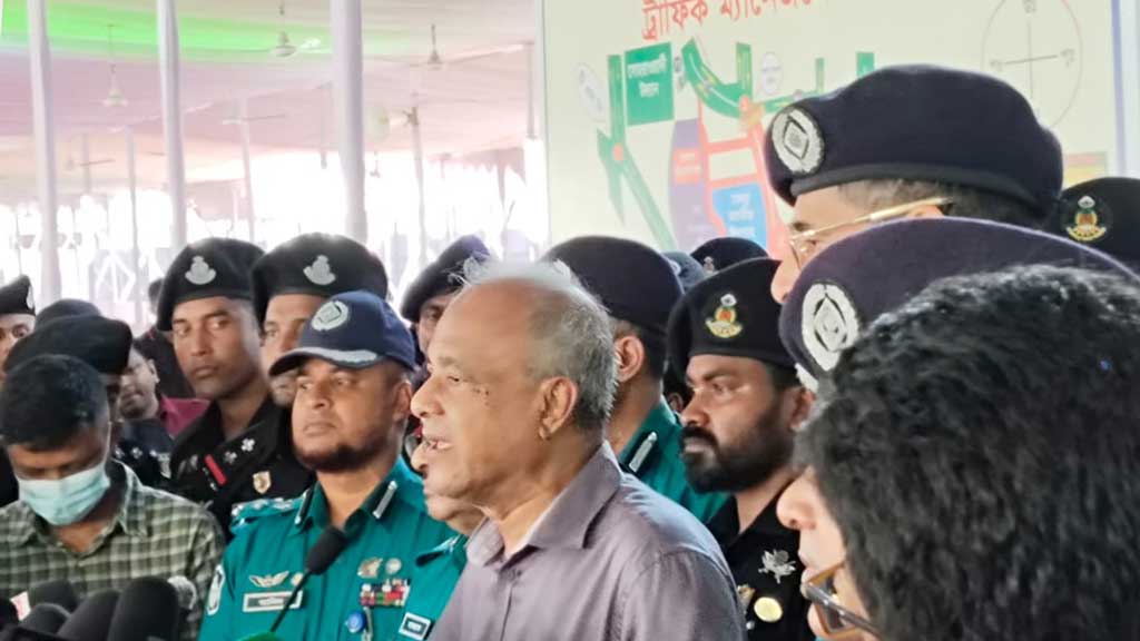 রাজধানীতে থাকবে ৫০০ পেট্রল টিম, ‎ঈদে নিরাপত্তা নিয়ে শতভাগ কনফিডেন্ট: স্বরাষ্ট্র উপদেষ্টা