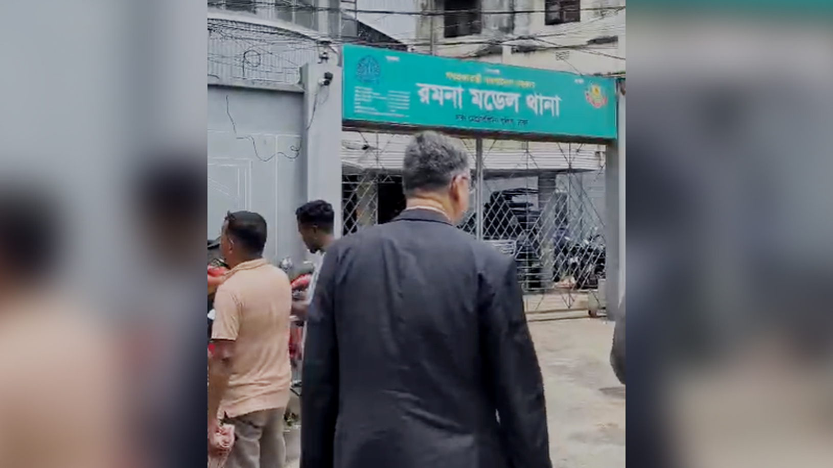 স্বরাষ্ট্রমন্ত্রীর হঠাৎ রমনা থানা পরিদর্শন, ১০ মিনিটে যা যা করলেন