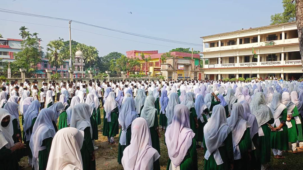 নবম শ্রেণির ছাত্রকে মারধরের ঘটনায় দশম শ্রেণির ৭ শিক্ষার্থী বহিষ্কার