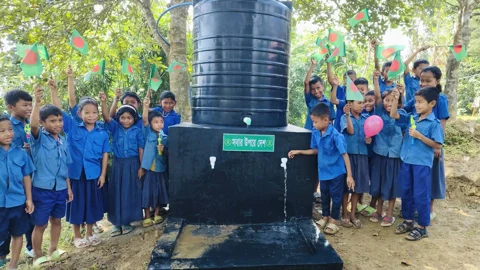 দুর্গম পাহাড়ে সেনাবাহিনীর সহায়তায় কাটল পানিসংকট, উপকৃত ৪০০ পরিবার
