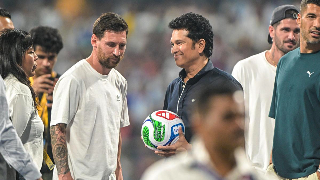 মেসিকে পাওয়া পুরো ভারতের জন্য স্মরণীয় এক মুহূর্ত: টেন্ডুলকার