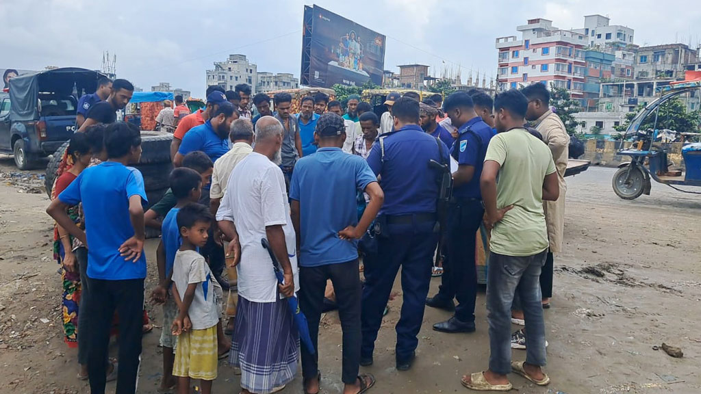 থানা–হাইওয়ে পুলিশের ঠেলাঠেলি, ৬ ঘণ্টা ধরে পড়ে আছে লাশ