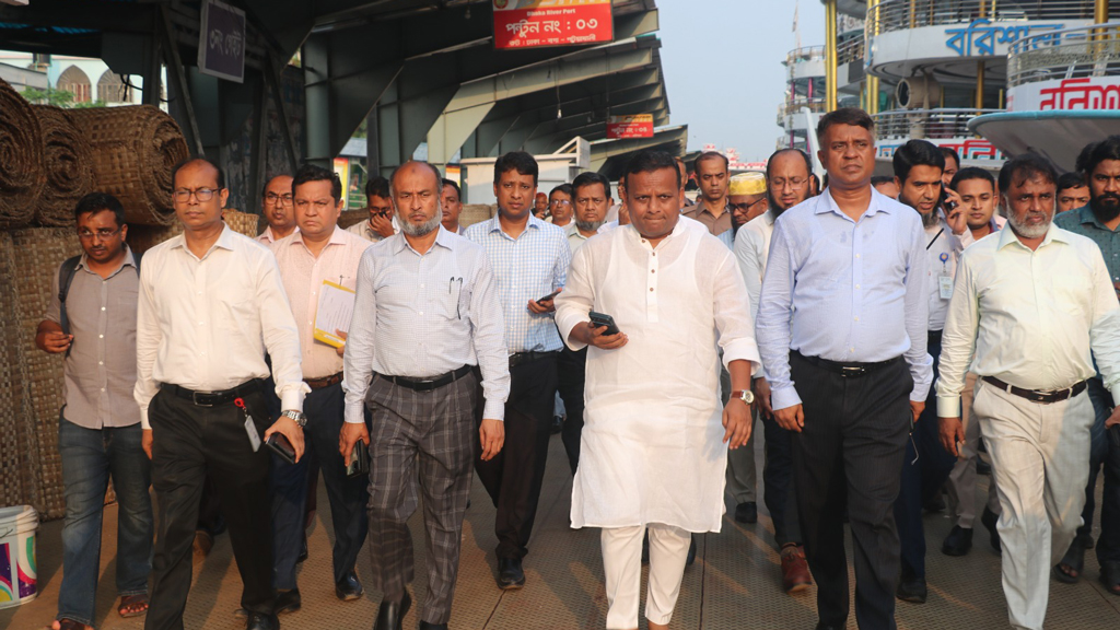 যাত্রীসেবায় কোনো অবহেলা–অনিয়ম সহ্য করা হবে না: ঢাকা সদরঘাটে নৌ প্রতিমন্ত্রী