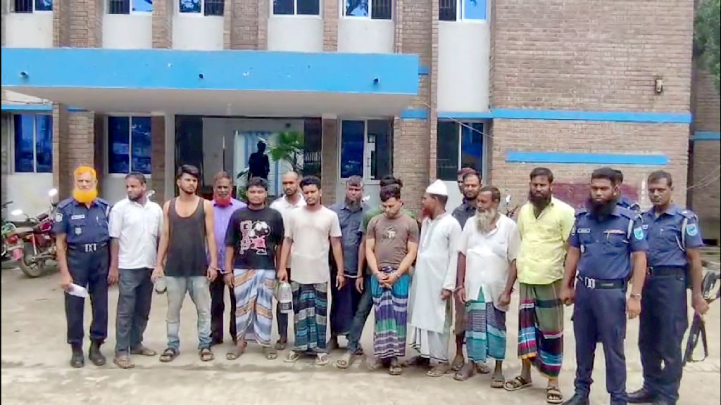 সদরপুরে থানায় হামলা মামলায় ১১ জন কারাগারে