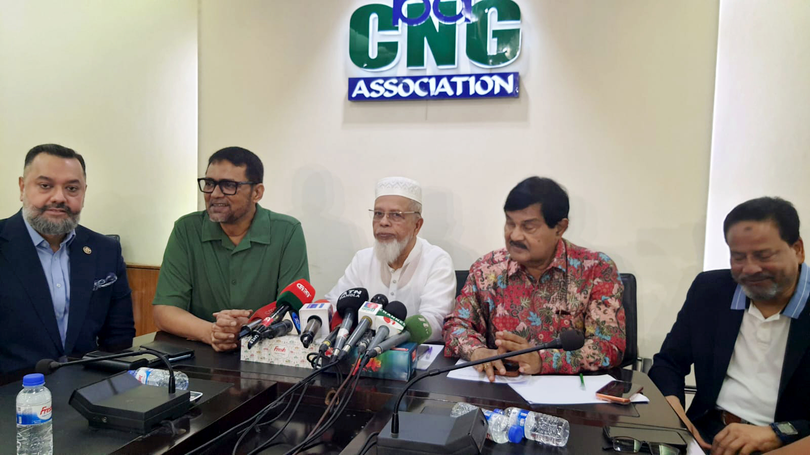 গ্যাস সংকট বিবেচনায় সিএনজি ফিলিং স্টেশনমালিকদের ধর্মঘট প্রত্যাহার