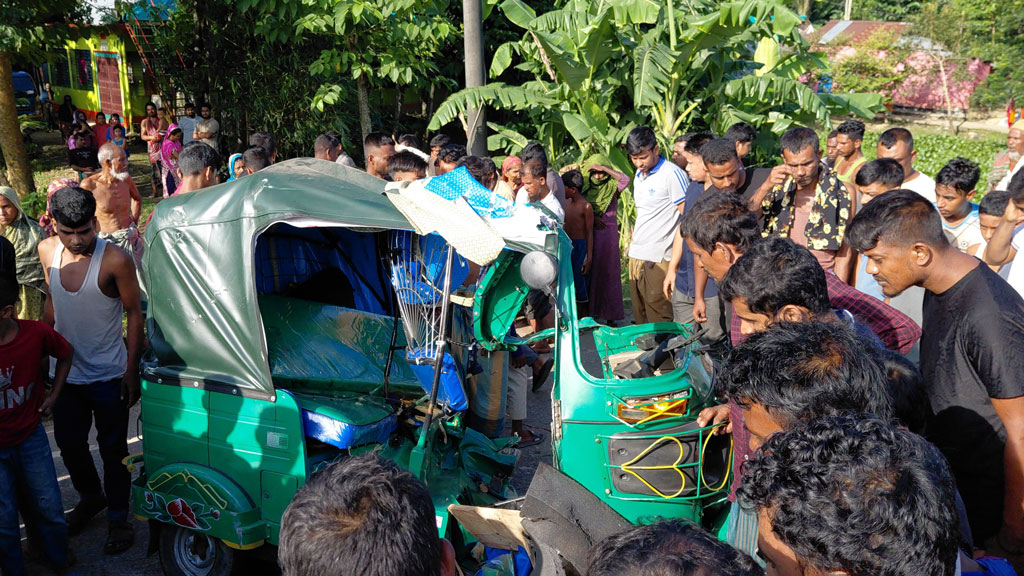 সুনামগঞ্জে ট্রাক-অটোরিকশা সংঘর্ষে মা মেয়েসহ নিহত ৩