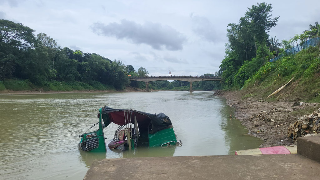 অটোরিকশা পাওয়ার কয়েক ঘণ্টা পর নদীতে মিলল চালকের লাশ