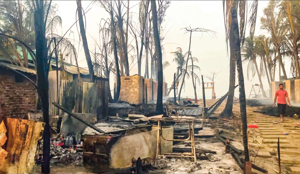 পর্যটন মৌসুমে পুড়ে ছাই তিন রিসোর্ট