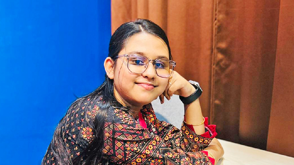 ১৯ বছর বয়সে ফ্রিল্যান্সিংয়ে বৃষ্টির সাফল্য