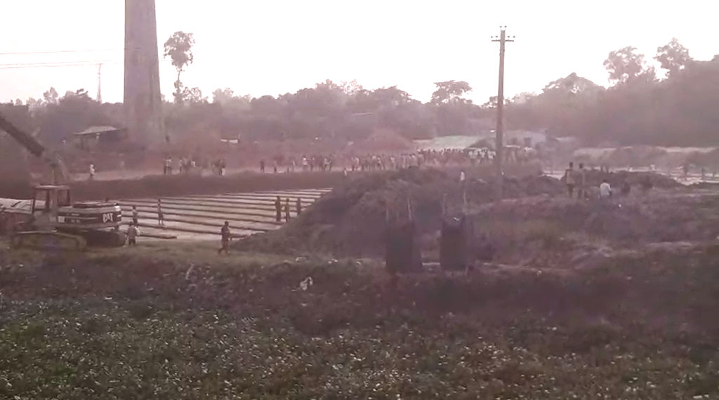 ইটভাটা ও মাটিকাটা সিন্ডিকেটের দুই পক্ষের সংঘর্ষ, গুলিবিদ্ধসহ আহত ১০