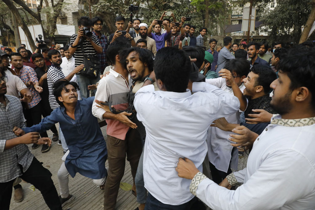 জুলাইয়ের নিপীড়কদের শাস্তি দিচ্ছে বিশ্ববিদ্যালয়গুলো