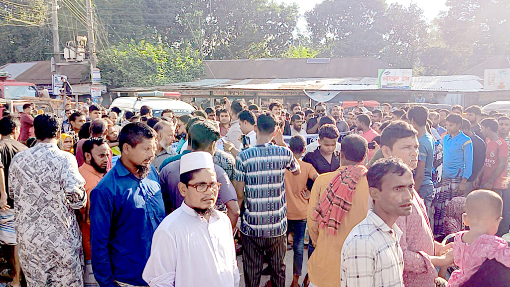 সংঘর্ষে আহত যুবকের মৃত্যু, বিচার দাবিতে লাশ নিয়ে মহাসড়ক অবরোধ