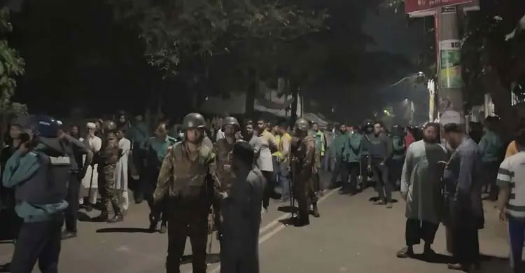 সরকারি আলিয়া মাদ্রাসায় শিক্ষার্থীদের দুই পক্ষের সংঘর্ষ, আহত ৪