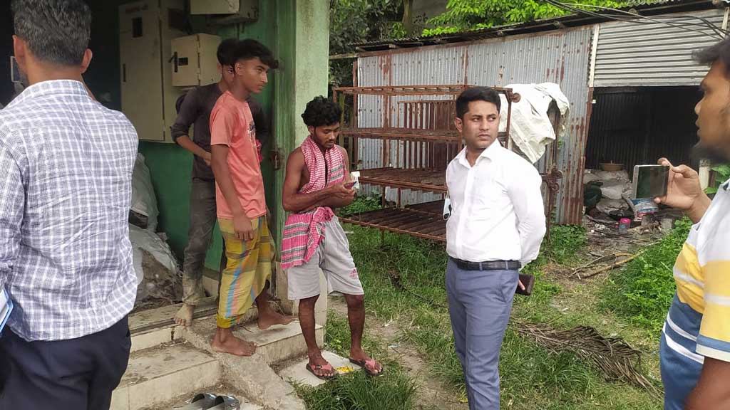 সিংগাইরে অনুমোদনহীন সেই কারখানা সিলগালা