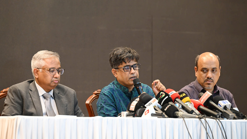 দেশের বাইরে আ.লীগের কার্যক্রম পর্যবেক্ষণে রাখছে সরকার: প্রেস সচিব