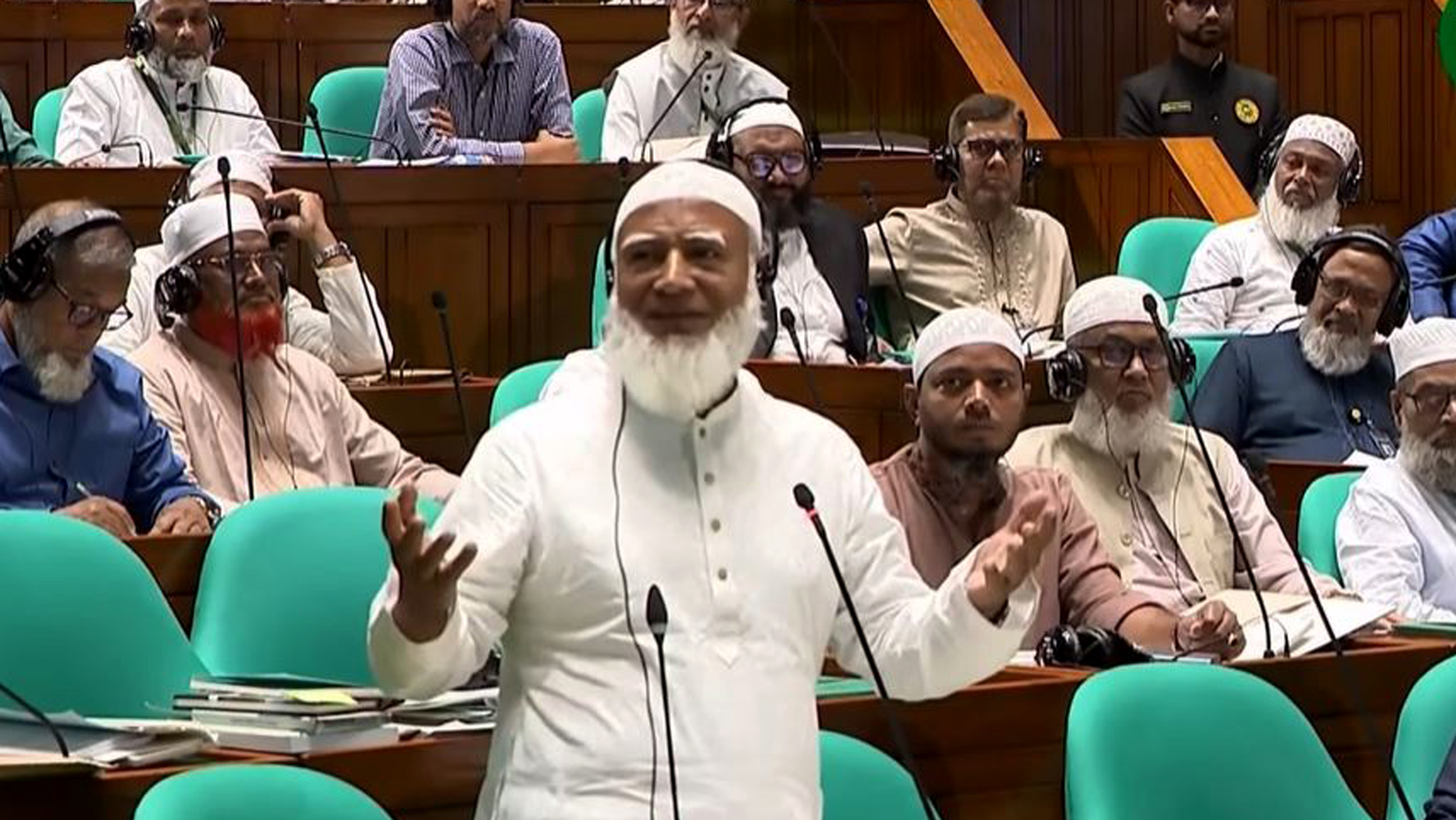 সব তেল সংসদে, বাইরে নেই: বিরোধীদলীয় নেতা