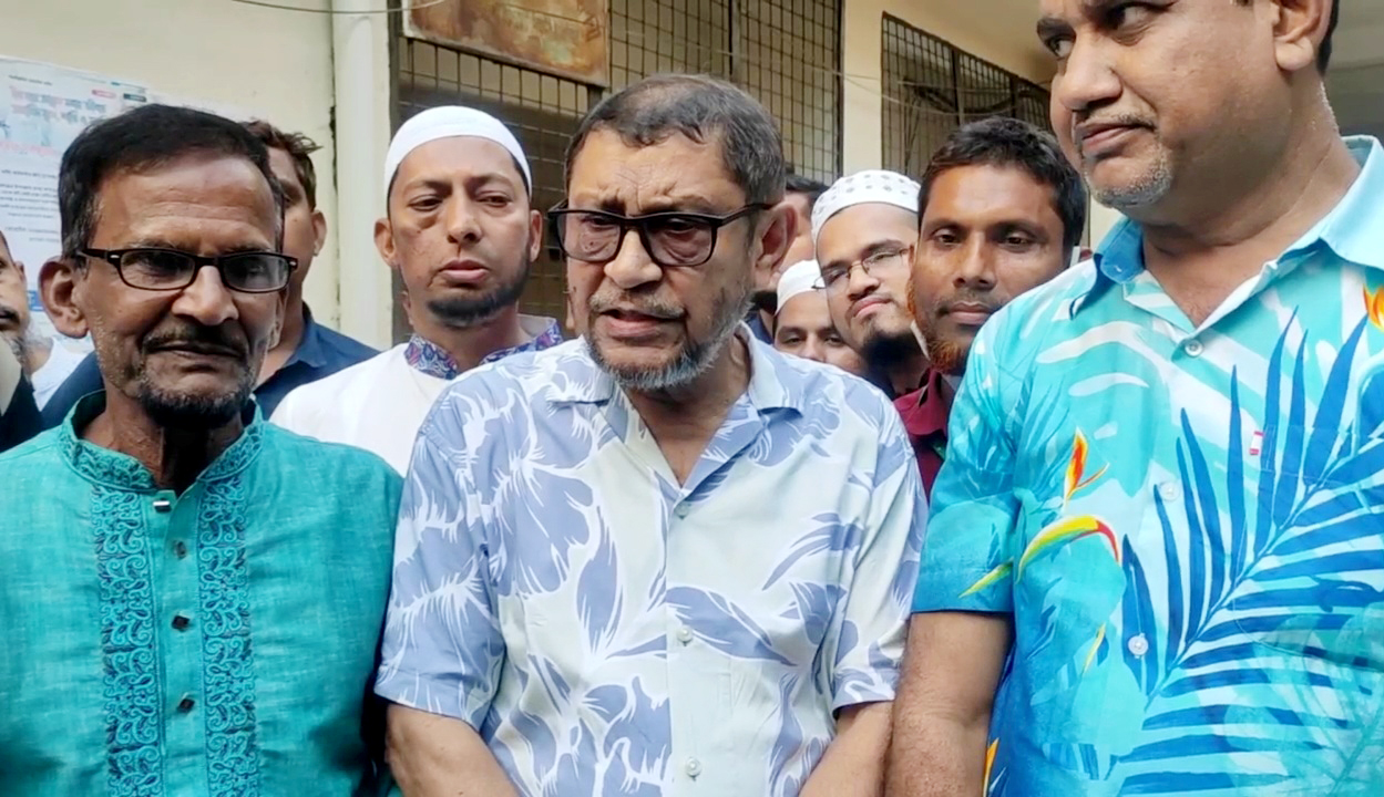 ‘দুষ্টু’ চিকিৎসকদের বিরুদ্ধে ব্যবস্থা নেবেন স্বাস্থ্যমন্ত্রী