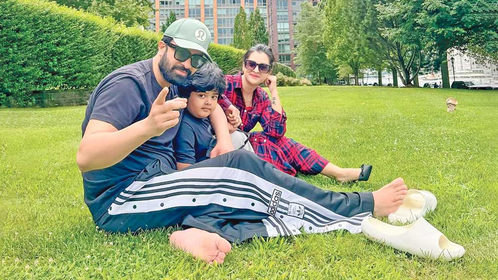 বুবলী ও বীরকে নিয়ে যুক্তরাষ্ট্রে ঘুরছেন শাকিব খান