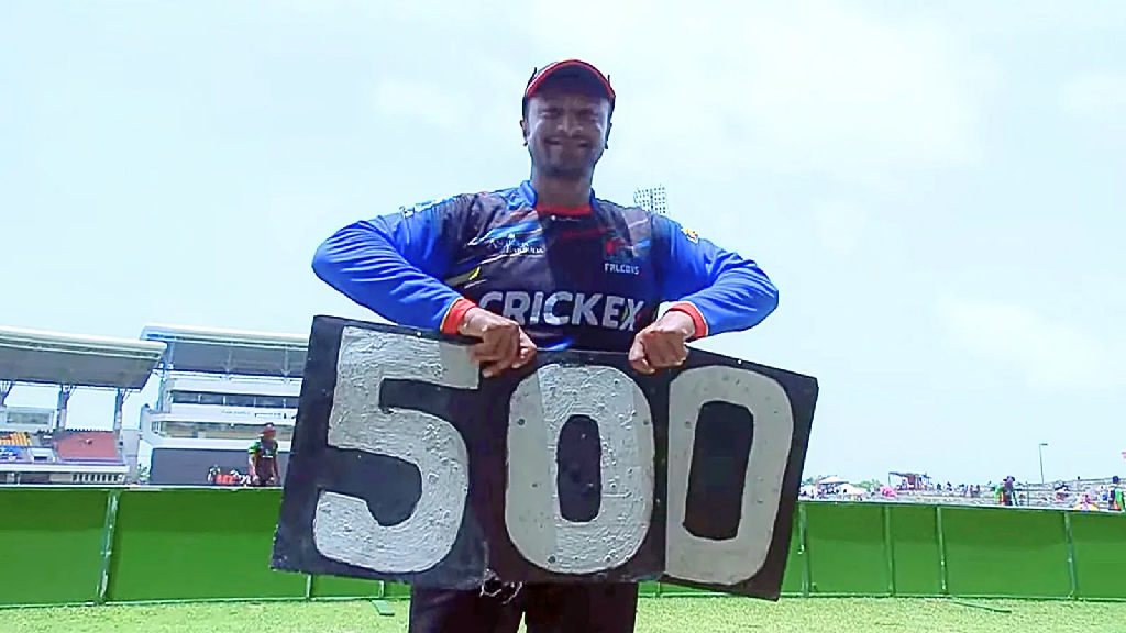 আবুধাবি টি-টেন লিগে খেলার অপেক্ষায় সাকিব