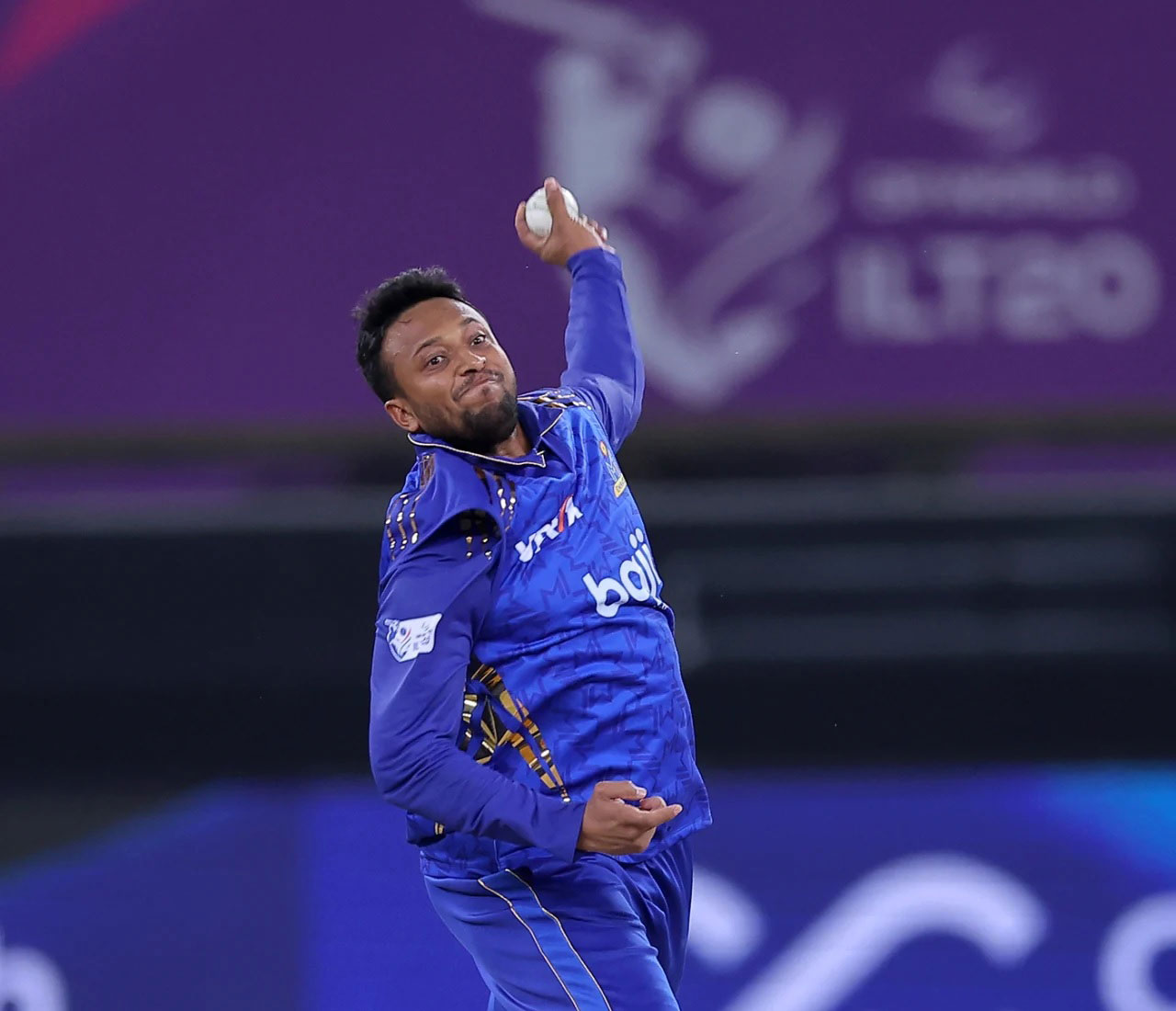 অলরাউন্ড নৈপুণ্যে রশিদ-হেলসের পাশে সাকিব