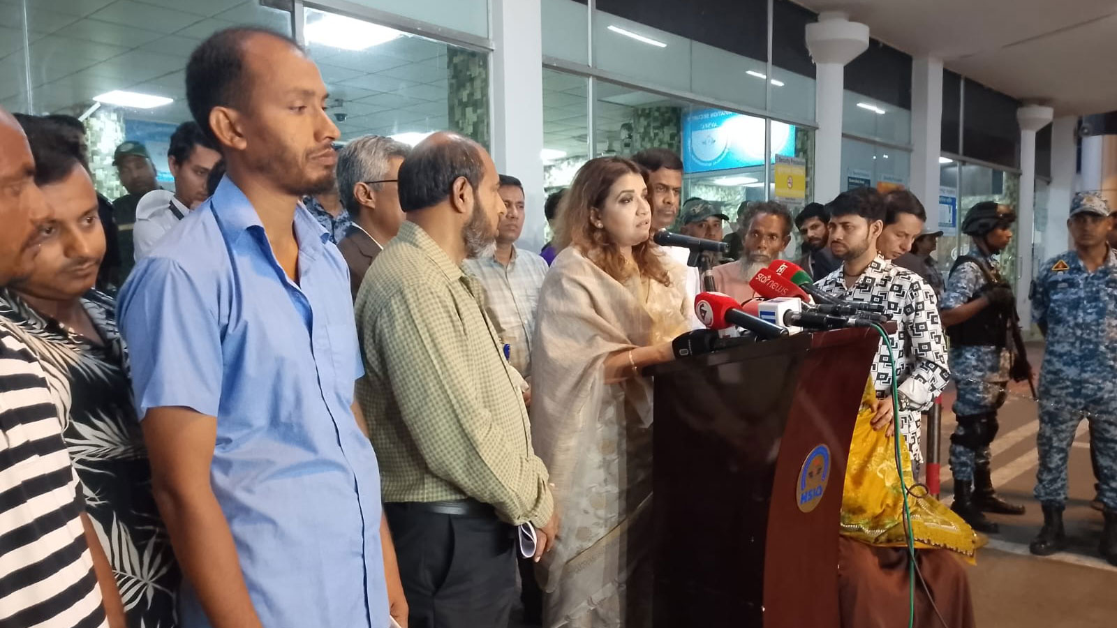 লেবাননে ইসরায়েলি হামলায় নিহত ২ রেমিট্যান্স যোদ্ধার মরদেহ গ্রহণ করলেন পররাষ্ট্র প্রতিমন্ত্রী