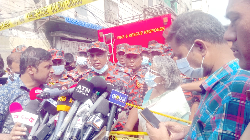 জনবহুল এলাকা থেকে রাসায়নিক গুদাম অতিসত্বর উৎখাত করা দরকার: শারমীন মুরশিদ