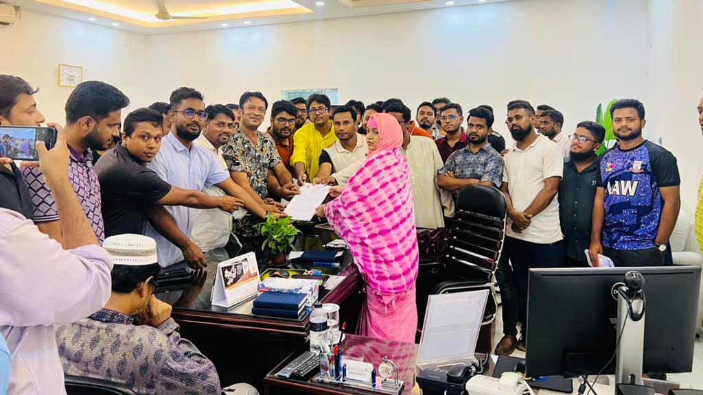 ছাত্রলীগের ৪২১ নেতা-কর্মীর বিরুদ্ধে ব্যবস্থা নিতে প্রশাসনকে জবি ছাত্রদলের স্মারকলিপি