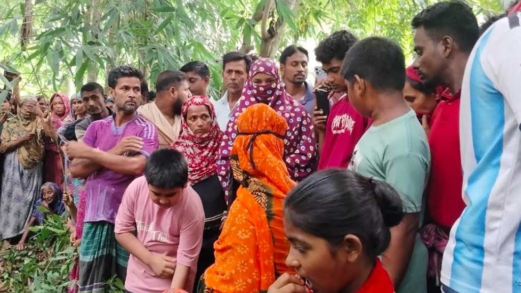 সাতক্ষীরায় ডোবা থেকে ব্যবসায়ীর মরদেহ উদ্ধার