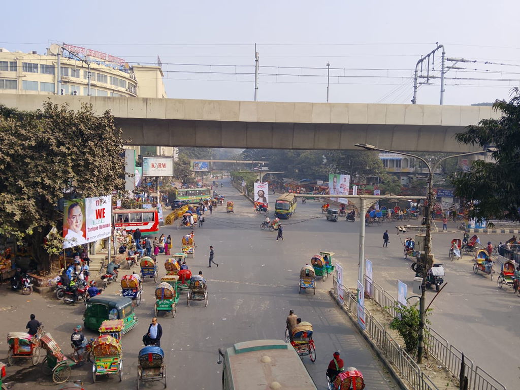 তারেক রহমানের প্রত্যাবর্তন, রাজধানীতে নেই গণপরিবহন, সড়কগুলো প্রায় ফাঁকা