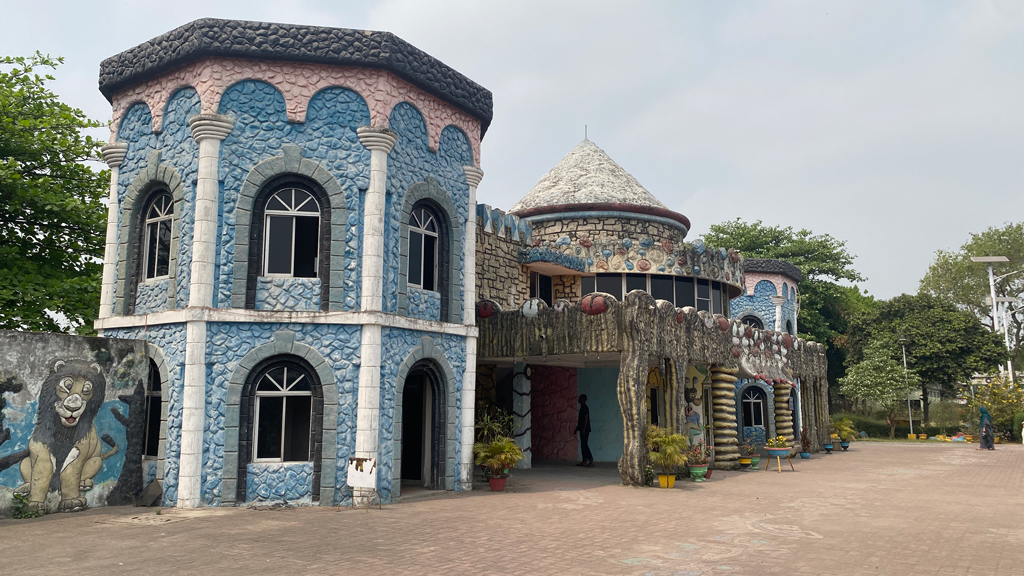 শহীদ জিয়া শিশুপার্ক: ইজারা নেওয়া পার্ক মিলেমিশে
দখল বিএনপি-জামায়াতের