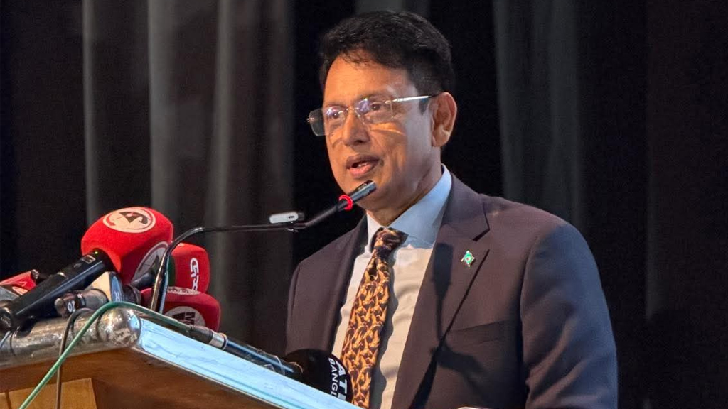 দেশের সব শিক্ষাপ্রতিষ্ঠানে সোলার প্ল্যান্ট বসানোর ঘোষণা শিক্ষামন্ত্রীর