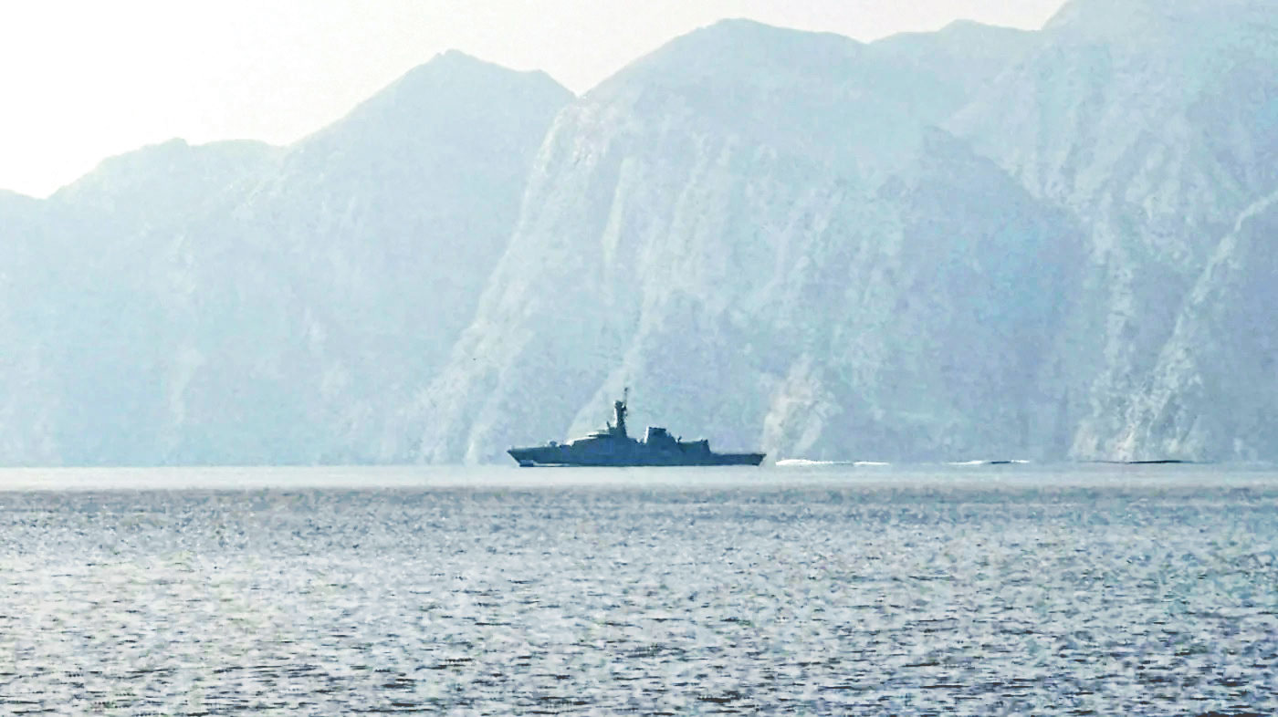 যুদ্ধের আগুনে টালমাটাল বিশ্ব অর্থনীতি