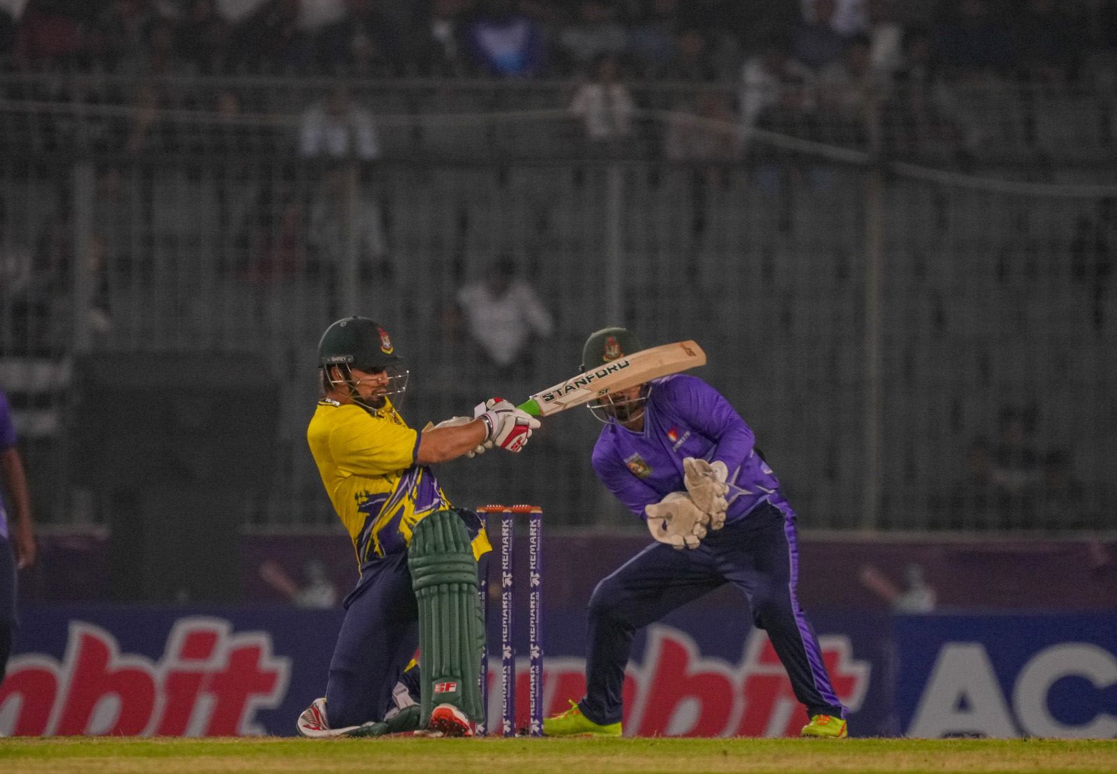 সোহানের ঝোড়ো ব্যাটিংয়ে লিটনের ধূমকেতুর পতন